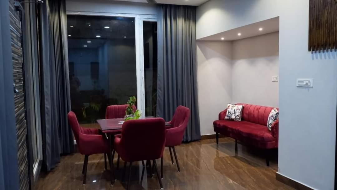 Greystone Villa, Swiming Pool , Bbq , Big Garden, Pool Table, Party Speaker, Bathtub, Kitchen, 15Mins To Golden Temple Amritsar Exterior foto