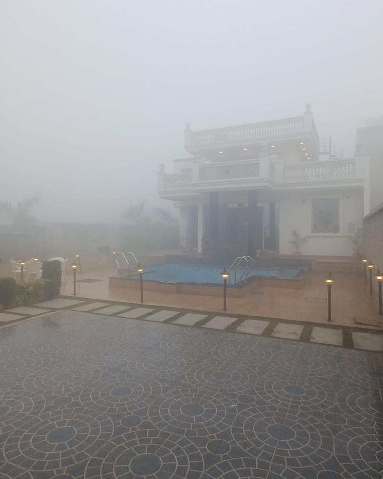 Greystone Villa, Swiming Pool , Bbq , Big Garden, Pool Table, Party Speaker, Bathtub, Kitchen, 15Mins To Golden Temple Amritsar Exterior foto