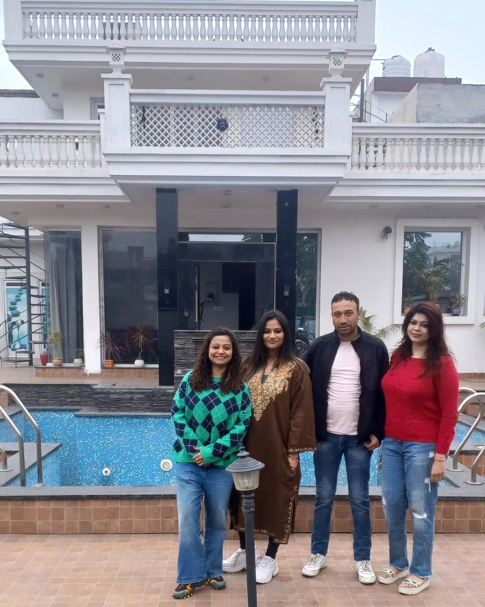 Greystone Villa, Swiming Pool , Bbq , Big Garden, Pool Table, Party Speaker, Bathtub, Kitchen, 15Mins To Golden Temple Amritsar Exterior foto