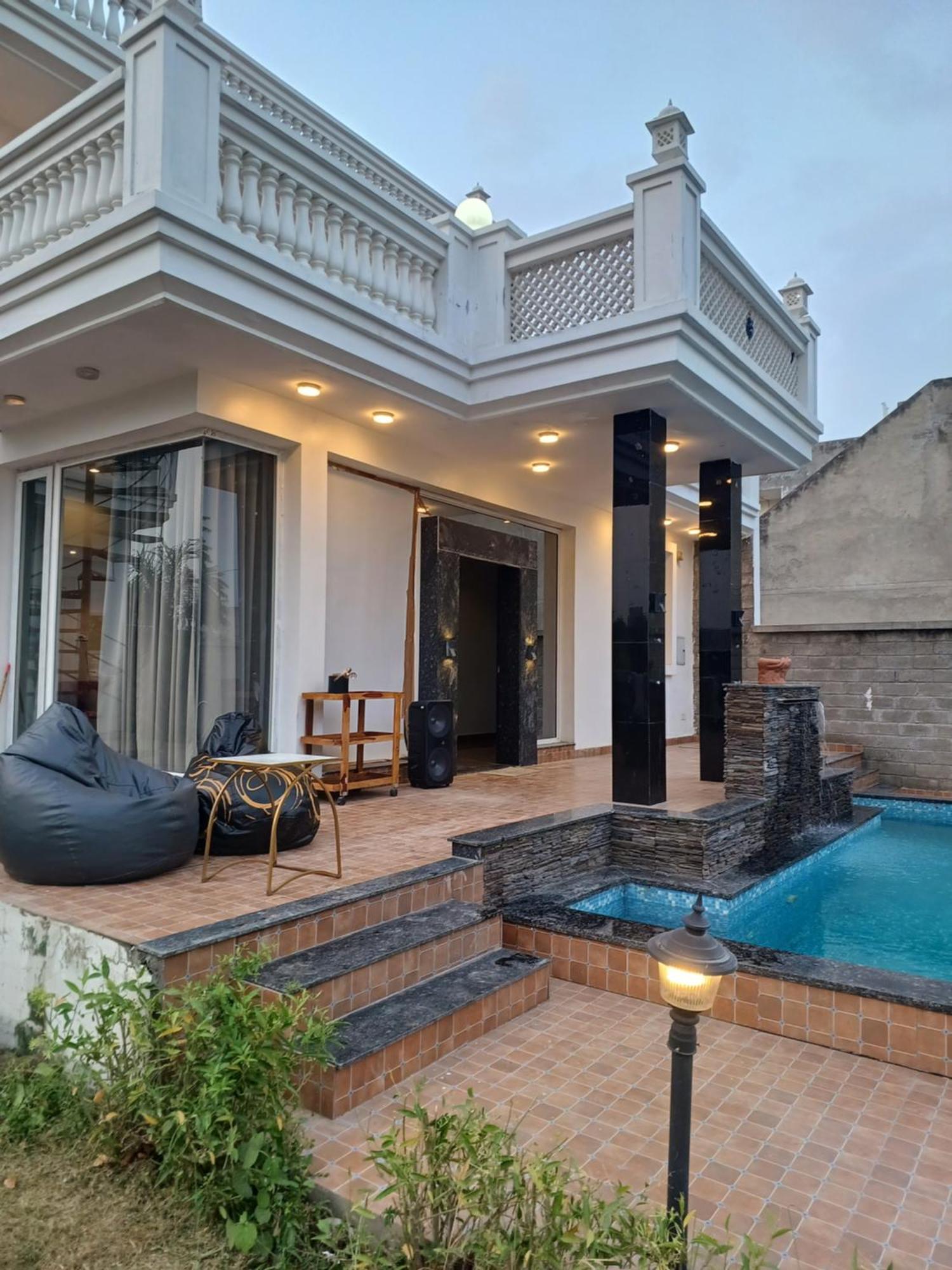 Greystone Villa, Swiming Pool , Bbq , Big Garden, Pool Table, Party Speaker, Bathtub, Kitchen, 15Mins To Golden Temple Amritsar Exterior foto